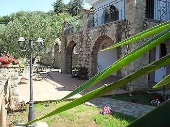 לינה וארוחת בוקר Antica Dimora Palinuro 4*