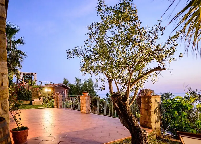 فندق مبيت وإفطار Antica Dimora Palinuro 4*